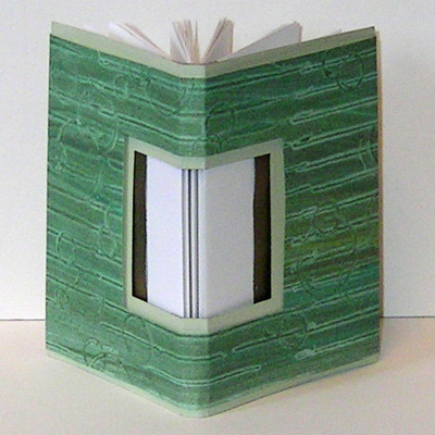 MiniBooklet_Standing